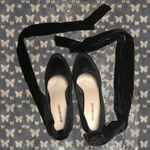 Just Fab pumps velvet heels lace up